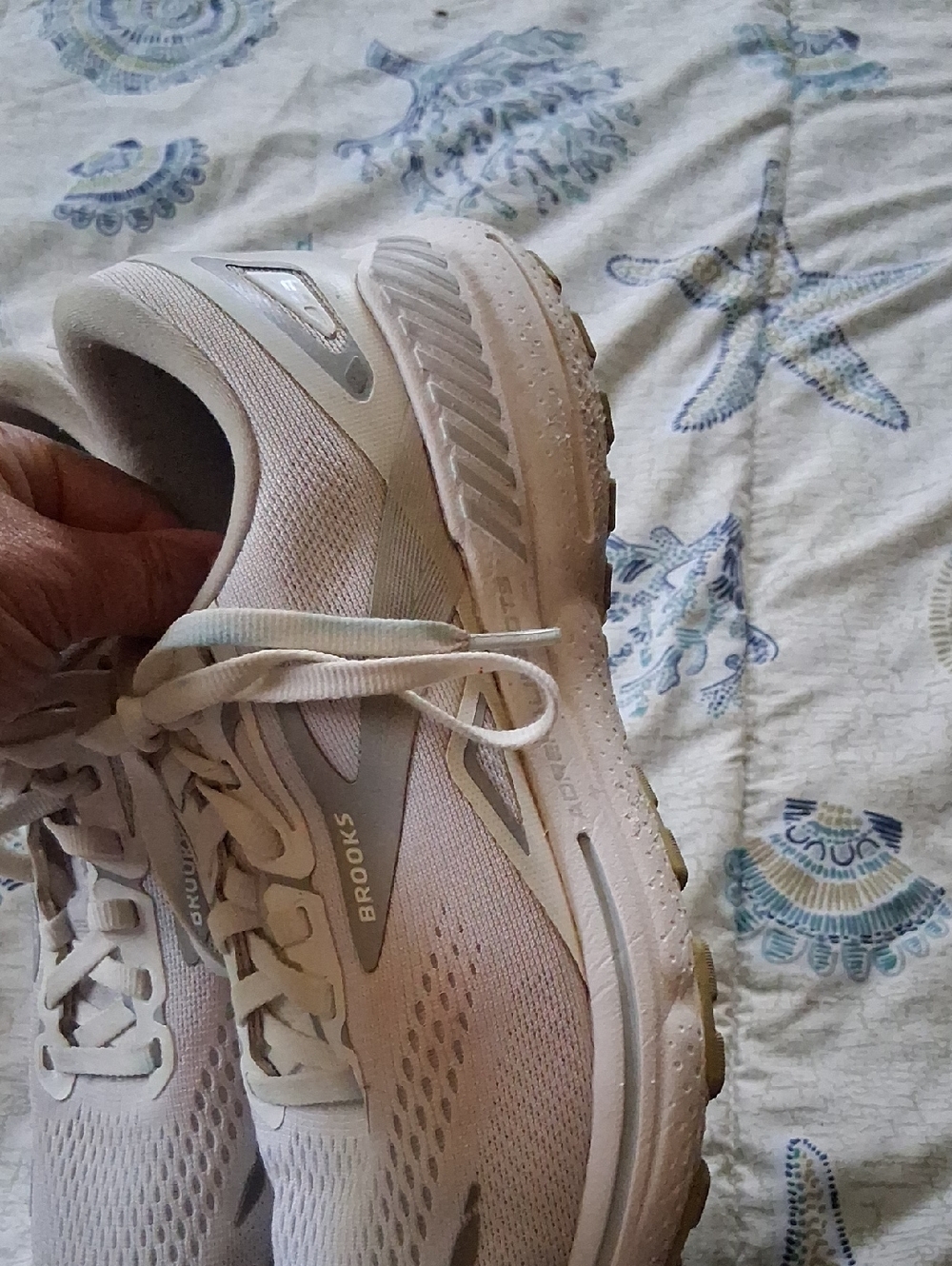 Brooks Women's Running Sneakers in Pale Pink and White - Picture 5 of 8